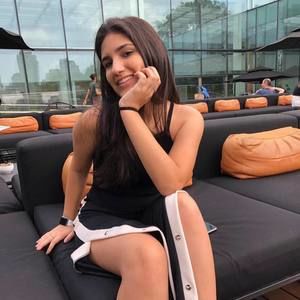 Meet your Posher, Bruna bertolozzi